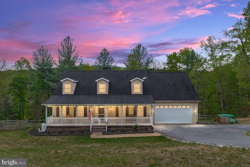 220 Deerhaven Rd, FRONT ROYAL, VA, 22630-6329 | Card Image
