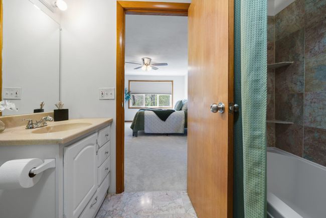 18 Seasons Ln, House other with 4 bedrooms, 3 bathrooms and null parking in Londonderry NH | Image 25