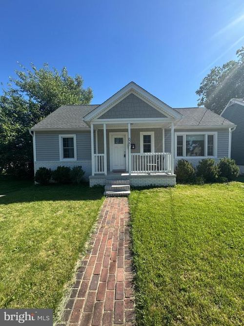 621 Patterson Ave, WINCHESTER, VA, 22601-5636 | Card Image
