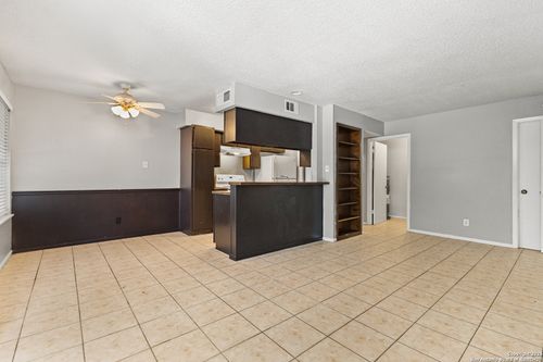 apt-3-5827 Shadow Gln, San Antonio, TX, 78240-6122 | Card Image