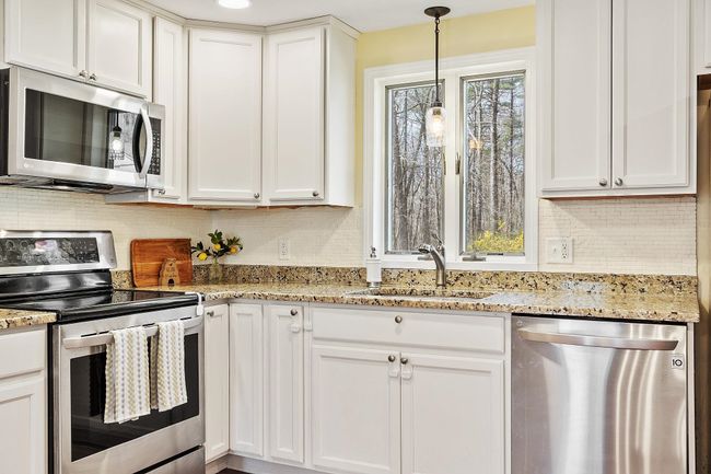 13 Brier Ln, House other with 3 bedrooms, 3 bathrooms and null parking in Derry NH | Image 9
