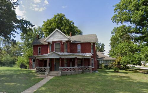 106 E Bond St, Martinsville, IL, 62442-1200 | Card Image