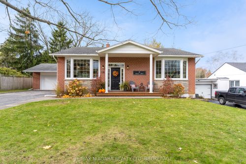 16 Walnut St, Port Colborne, ON, L3K2T6 | Card Image