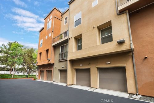 615 Rockefeller, Irvine, CA, 92612-8114 | Card Image