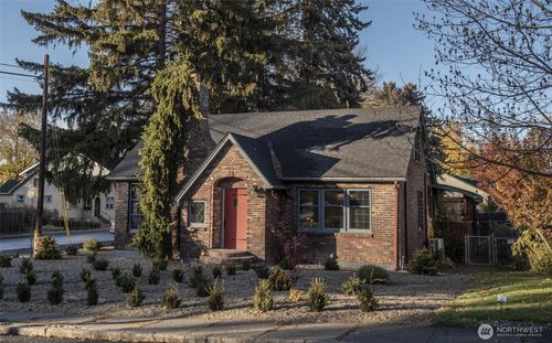 701 E 3rd Ave, Ellensburg, WA, 98926-3437 | Card Image