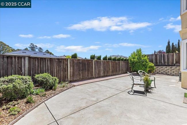 318 Titan Way, House other with 4 bedrooms, 3 bathrooms and 5 parking in Hercules CA | Image 31