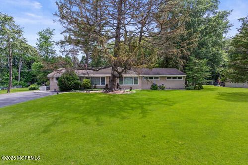 647 Tinton Ave, Tinton Falls, NJ, 07724-3213 | Card Image