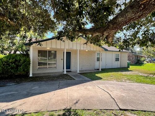 4810 Coronada Ave, Pascagoula, MS, 39581-3509 | Card Image