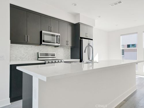 683 W 17th St, Costa Mesa, CA, 92627 | Card Image