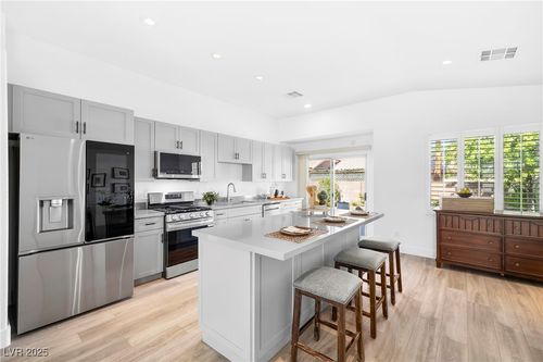 304 Desert Knolls St, Henderson, NV, 89014-7807 | Card Image