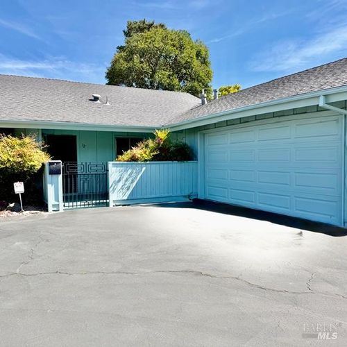 12 Glengreen St, Santa Rosa, CA, 95409-6105 | Card Image