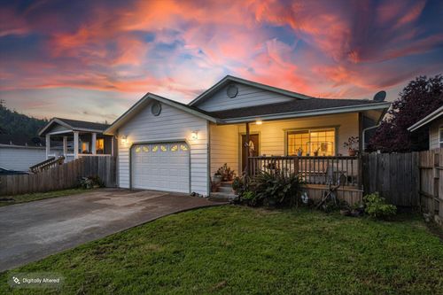 151 2nd Ave, Rio Dell, CA, 95562-1715 | Card Image