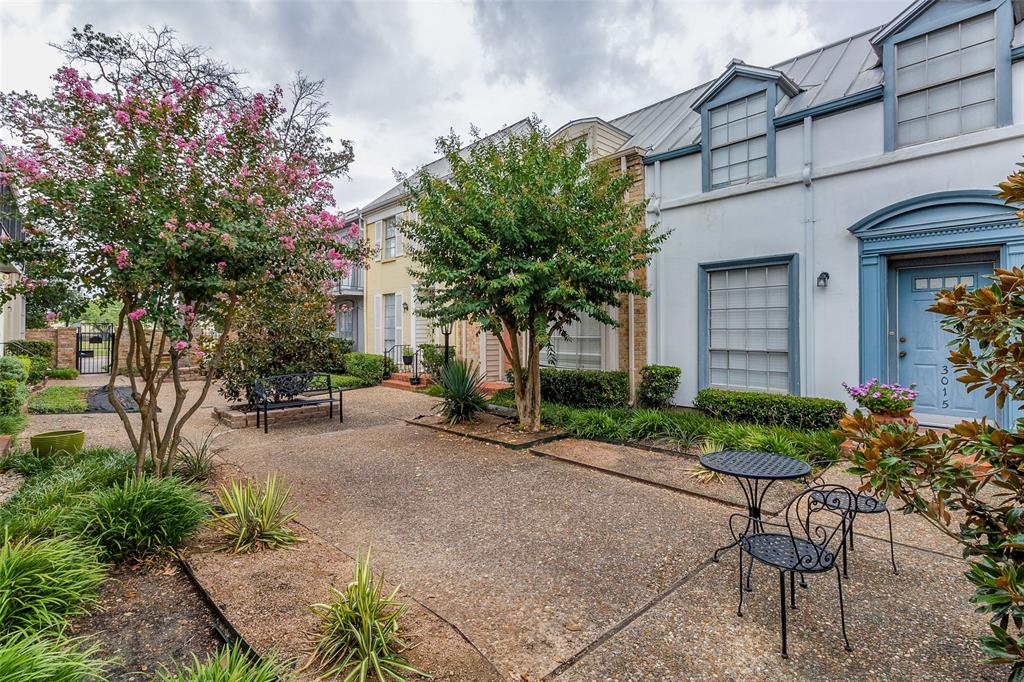 Brockbank Ct, Dallas, TX 75220