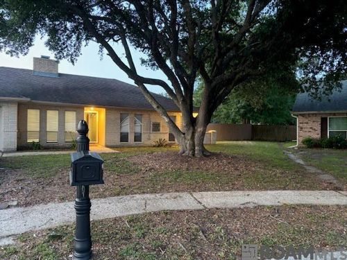 414 Arrowwood Dr, Slidell, LA, 70458-1701 | Card Image