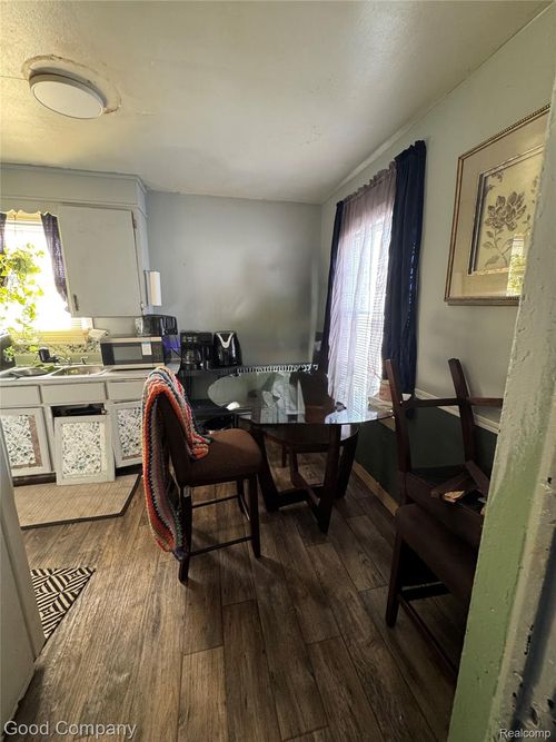 20026 Strasburg St, Detroit, MI, 48205-1025 | Card Image