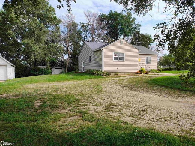 32669 Walnut Ave, Home with 3 bedrooms, 3 bathrooms and 2 parking in Coon Rapids IA | Image 39