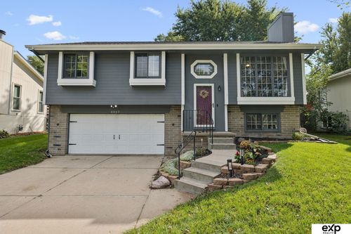 8927 N 82nd St, Omaha, NE, 68122-2252 | Card Image