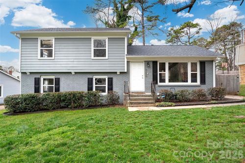5610 Lawrence Orr Rd, Charlotte, NC, 28212-2345 | Card Image