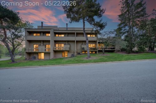 7406 Azalea Ct, West Bloomfield, MI, 48322-2820 | Card Image
