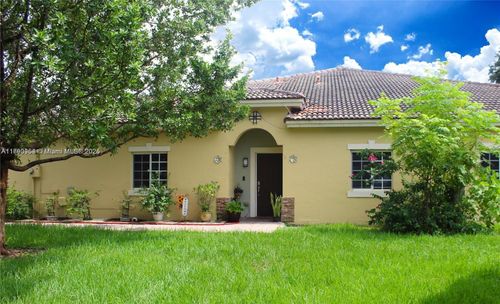 1209 Ne 32nd Ave, Homestead, FL, 33033-5324 | Card Image