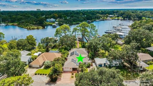 201 Edgewater Dr, Pensacola, FL, 32507-1330 | Card Image