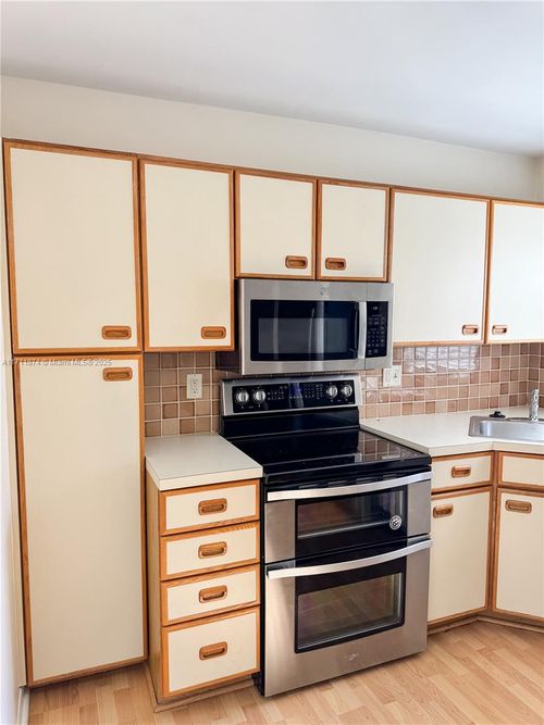 1914-2739 Carambola Cir S, Coconut Creek, FL, 33066-2559 | Card Image
