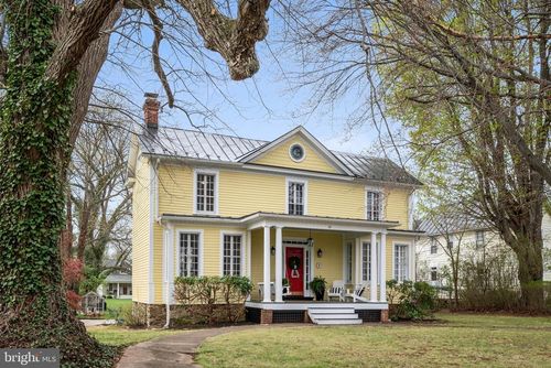 19 E Loudoun St, ROUND HILL, VA, 20141-2443 | Card Image