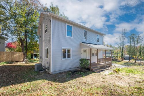 7 Albert Rd, Danbury, CT, 06811-3703 | Card Image