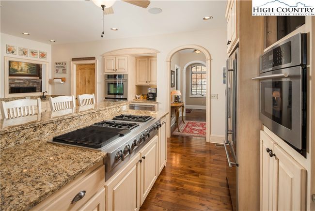 1902 Elk Creek Mountain Pkwy, House other with 4 bedrooms, 5 bathrooms and null parking in Todd NC | Image 13