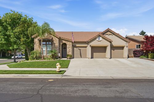 1301 N University Ct, Visalia, CA, 93291-8465 | Card Image