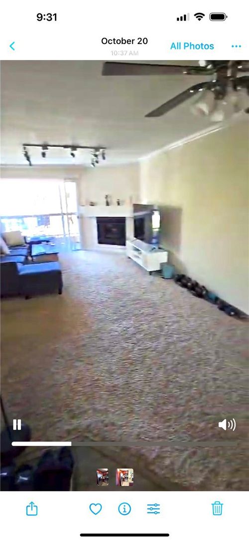 21550 Burbank Blvd, Woodland Hills, CA, 91367-7040 | Card Image