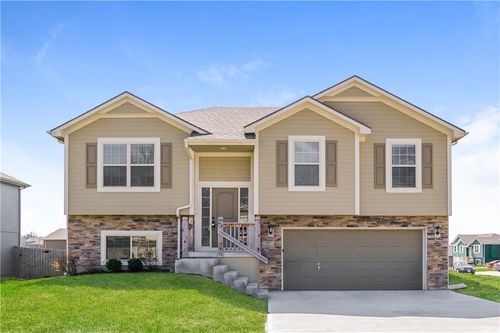 501 Fall Meadow Ln, Belton, MO, 64012-7855 | Card Image