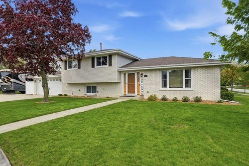 549 Willow Ln, Beecher, IL, 60401-6600 | Card Image