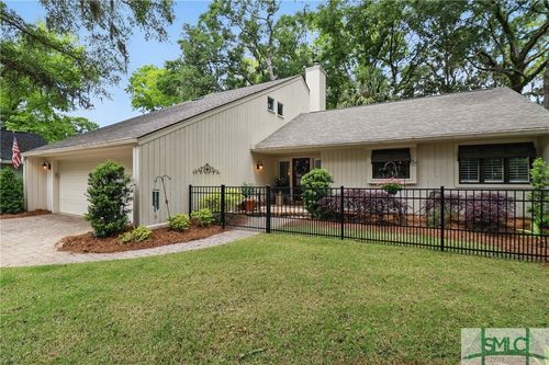 10 Hobcaw Ln, Savannah, GA, 31411-2508 | Card Image