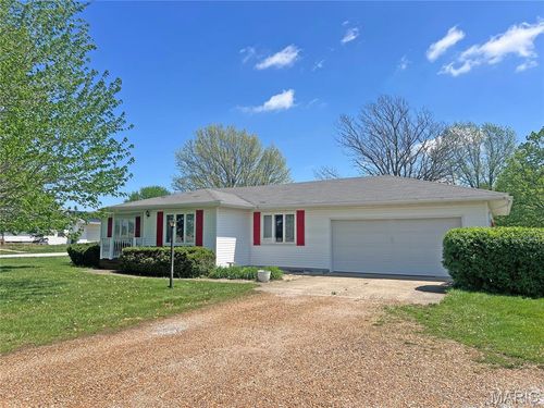 172 Ballpark Trl, Litchfield, IL, 62056-4304 | Card Image