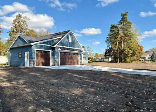 9924 Garner Ln, Freeland, MI, 48623-8923 | Card Image