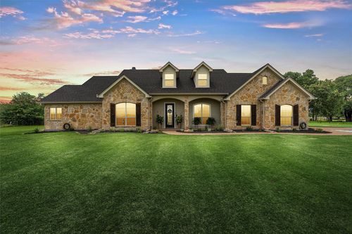 824 Lakeland Park Cir, Mart, TX, 76664-5327 | Card Image