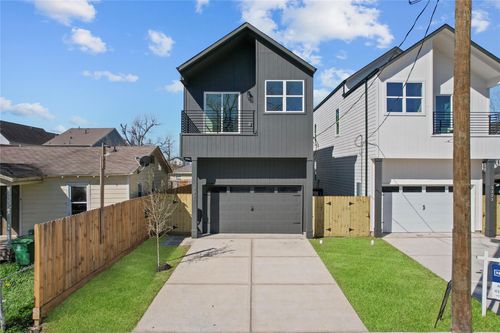 3321 Rogers St, Houston, TX, 77022-5207 | Card Image