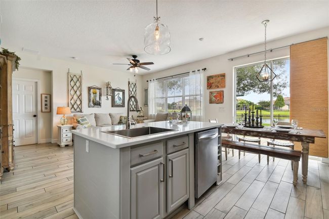 5247 Moon Shell Dr, House other with 3 bedrooms, 2 bathrooms and null parking in APOLLO BEACH FL | Image 9