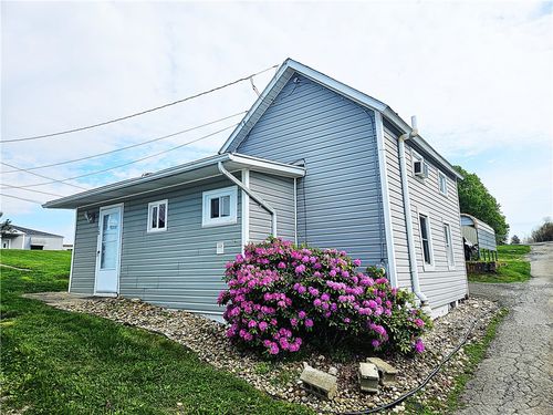 10 Eggers Ave, Belle Vernon, PA, 15012-1312 | Card Image