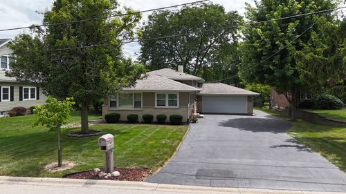 23 W 56th Pl, Westmont, IL, 60559-2304 | Card Image