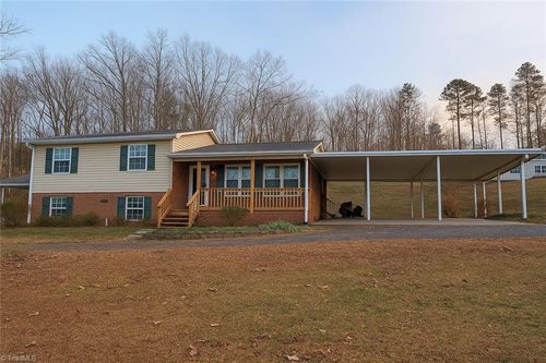 415 Watkins Rd, Denton, NC, 27239-6624 | Card Image