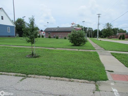 400 Lincoln St, Dysart, IA, 52224 | Card Image