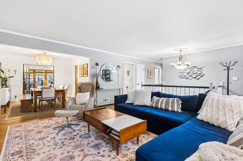 9 Lewis Ave, Hartsdale, NY, 10530-2803 | Card Image