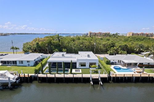 160 Periwinkle Dr, Hypoluxo, FL, 33462-6024 | Card Image