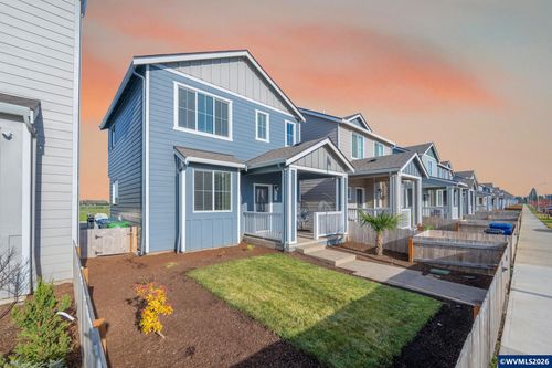 1343 Parkside Av, Woodburn, OR, 97071 | Card Image