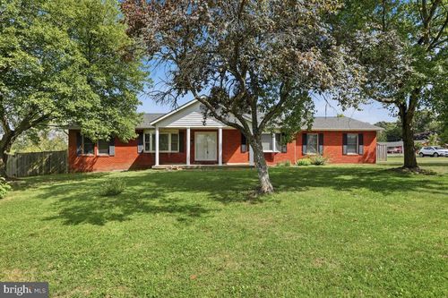 0-143 Knoll Dr, MARTINSBURG, WV, 25405-8408 | Card Image