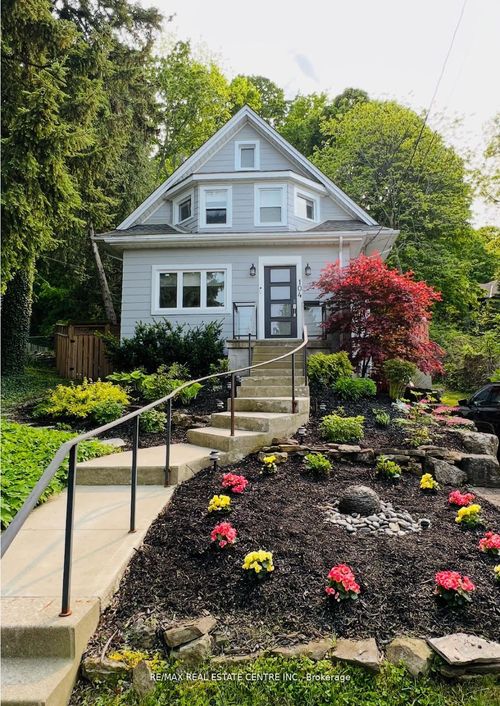 104 Gibson St, Grimsby, ON, L3M1G9 | Card Image