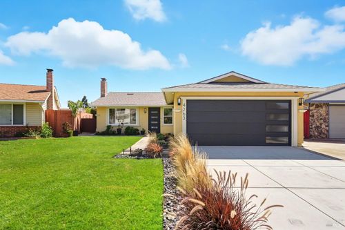 4263 Queen Anne Dr, Union City, CA, 94587-3835 | Card Image