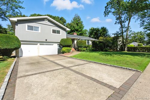 1030 Lakeshore Dr, Massapequa Park, NY, 11762-2615 | Card Image